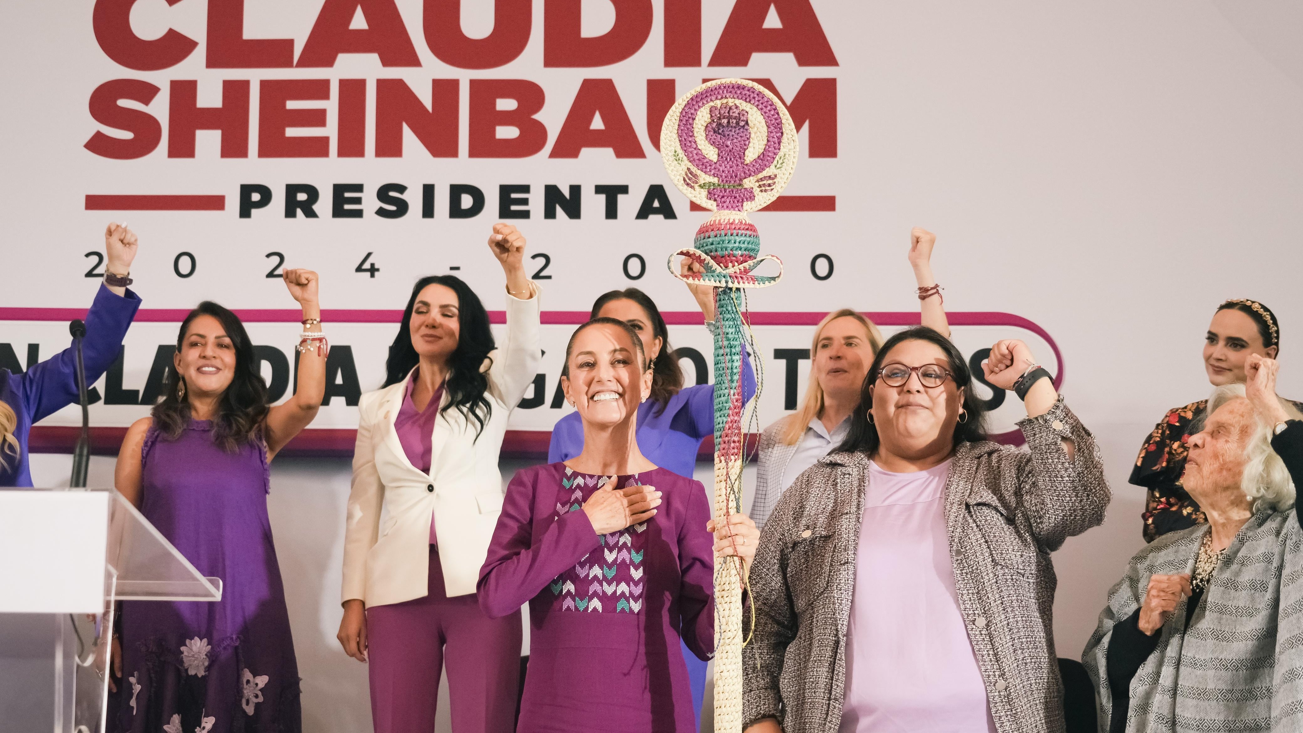 Sheinbaum-bastón-mando-feminista-mujeres-derechos-programas