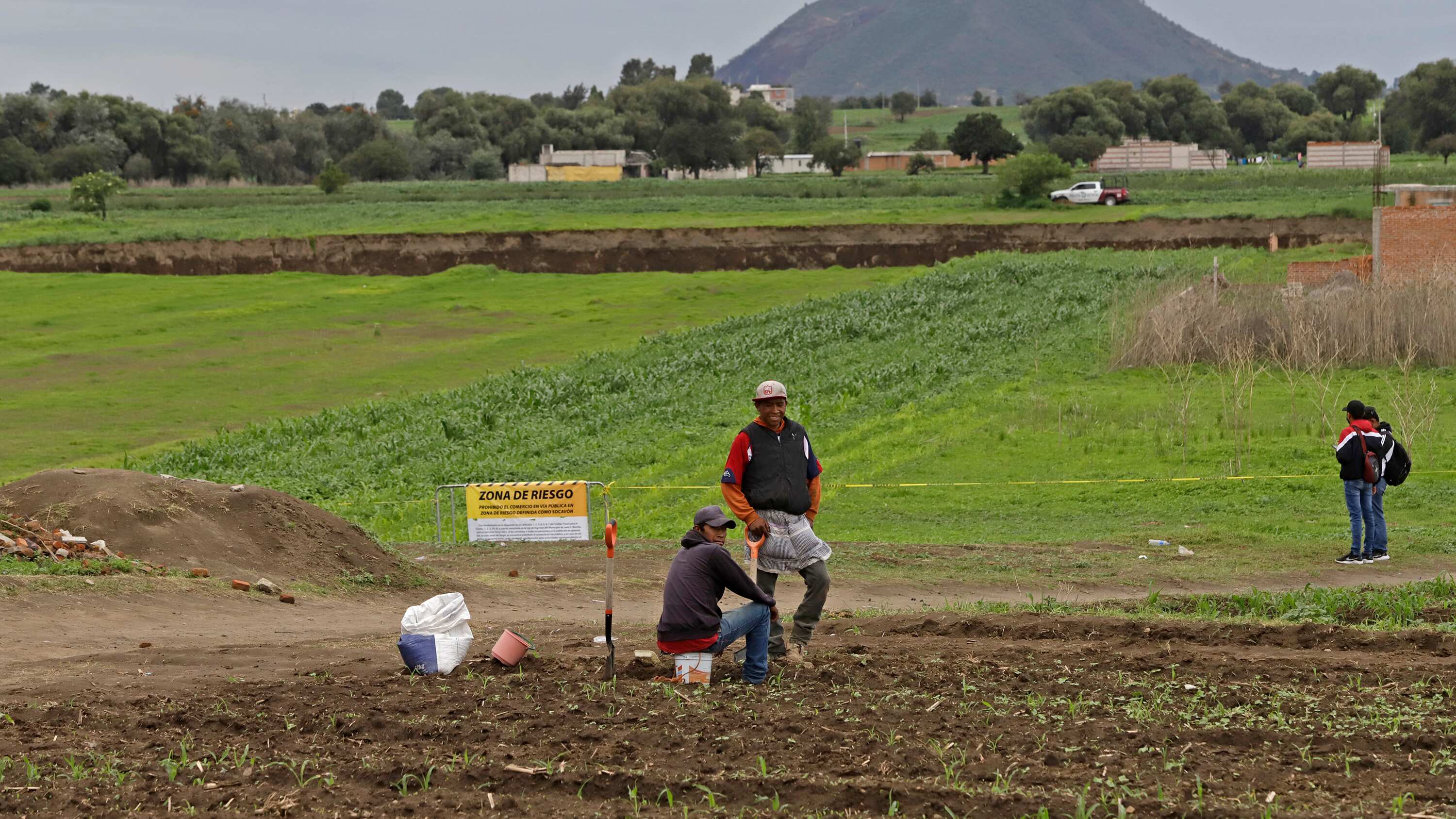 Extracción de agua y lluvias, algunos factores de socavón: IPN