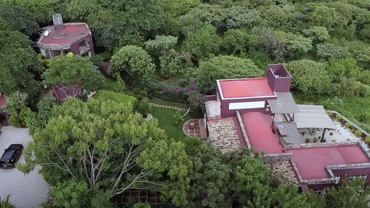 Video con dron expone mansión de Fernández Noroña en Tepoztlán; así luce ‘La Casa del Silencio’