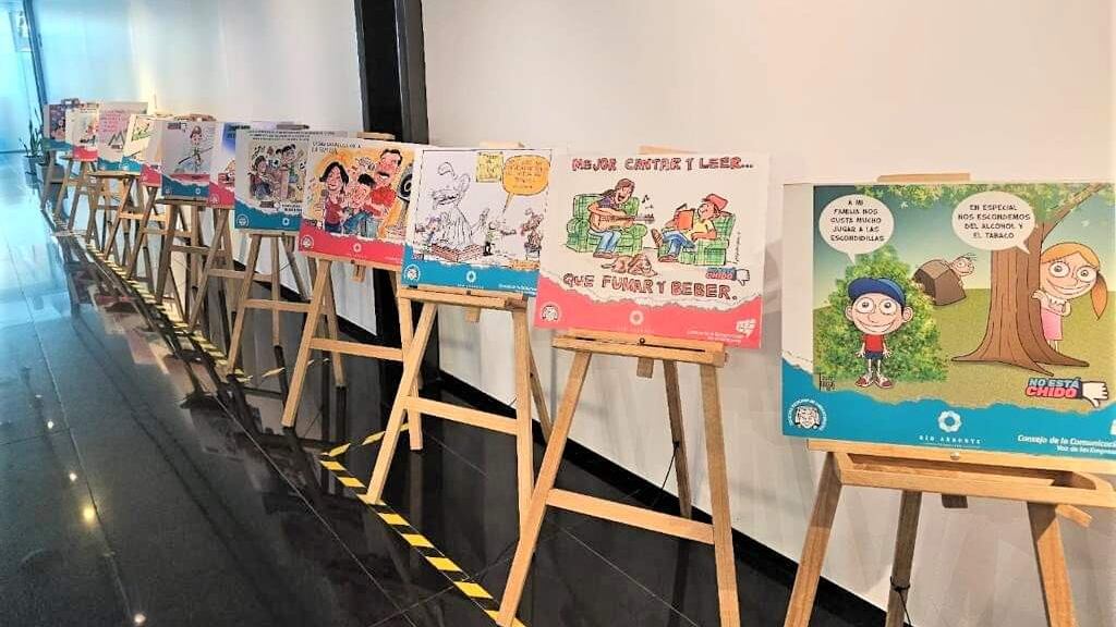 Exposición de caricatura en el Senado