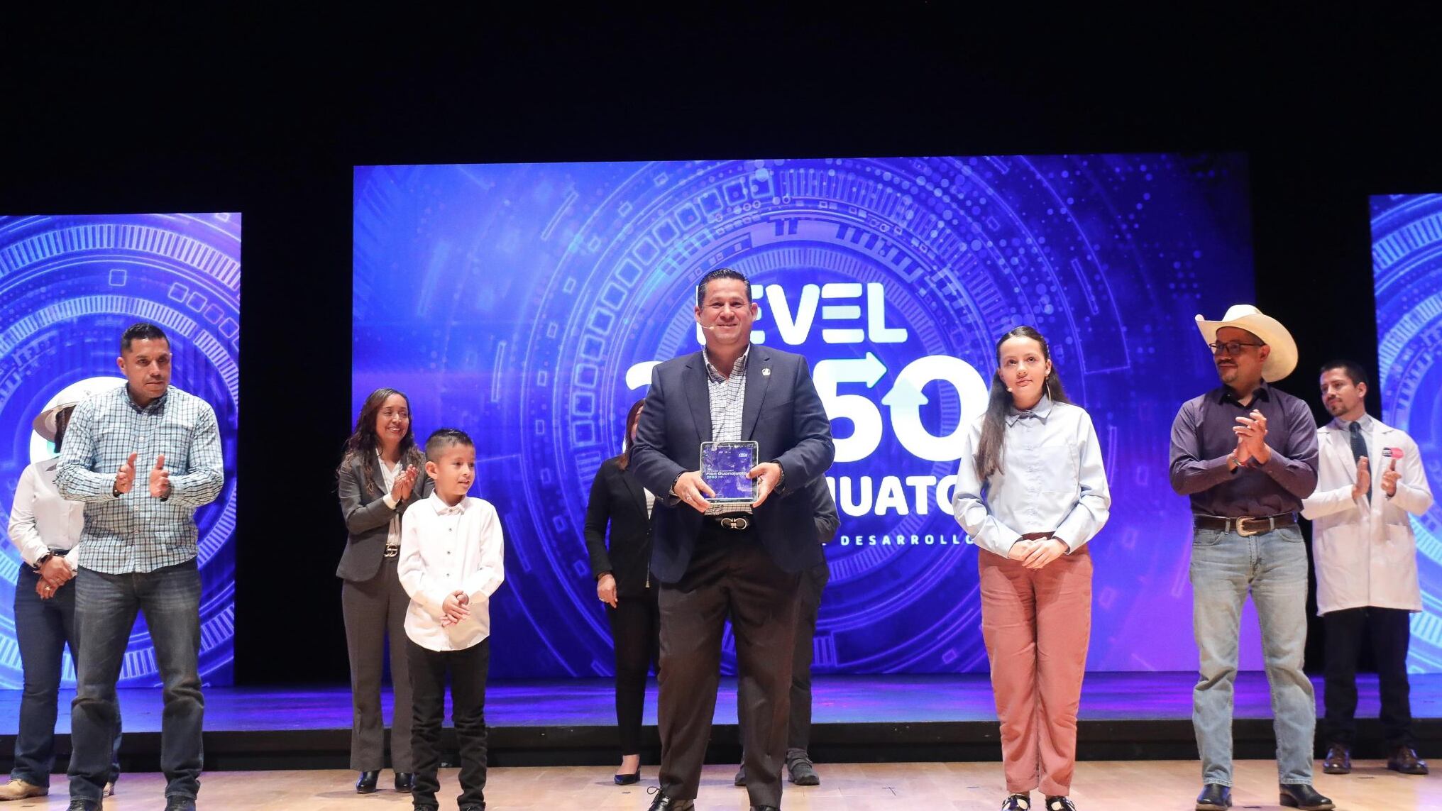 Presentan Plan de Desarrollo Estatal.