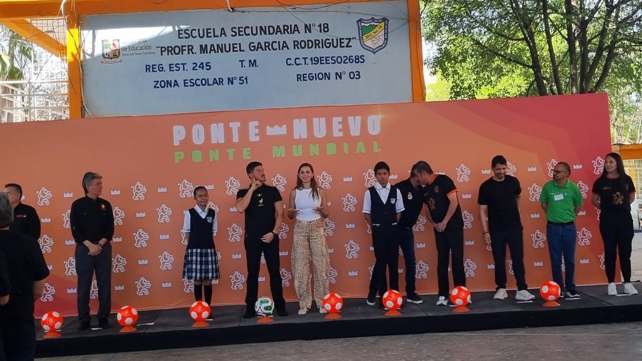 El gobernador señaló que podrían inaugurar más de 500 canchas.