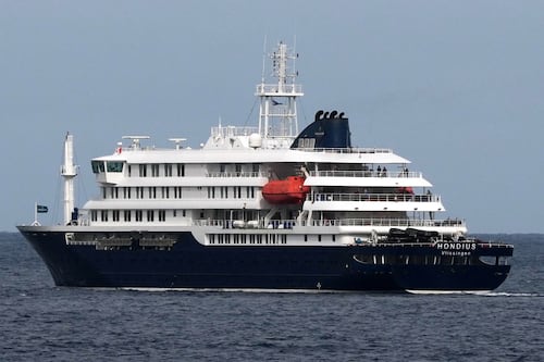 Desembarcan en Tenerife primeros pasajeros expuestos a hantavirus tras brote mortal en crucero