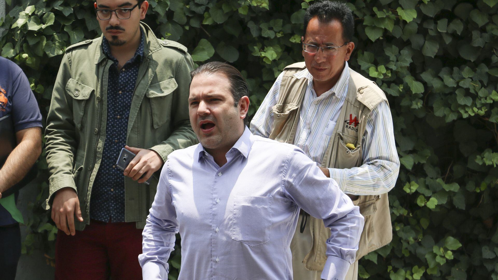 CIUDAD DE MÉXICO, 19MAYO2016.- Autoridades de la delegación Benito Juarez encabezado por el delegado Christian von Roehrich, colocaron sellos de Clausurado al colegio Matatena Montessori por el delito de abuso sexual a menores.