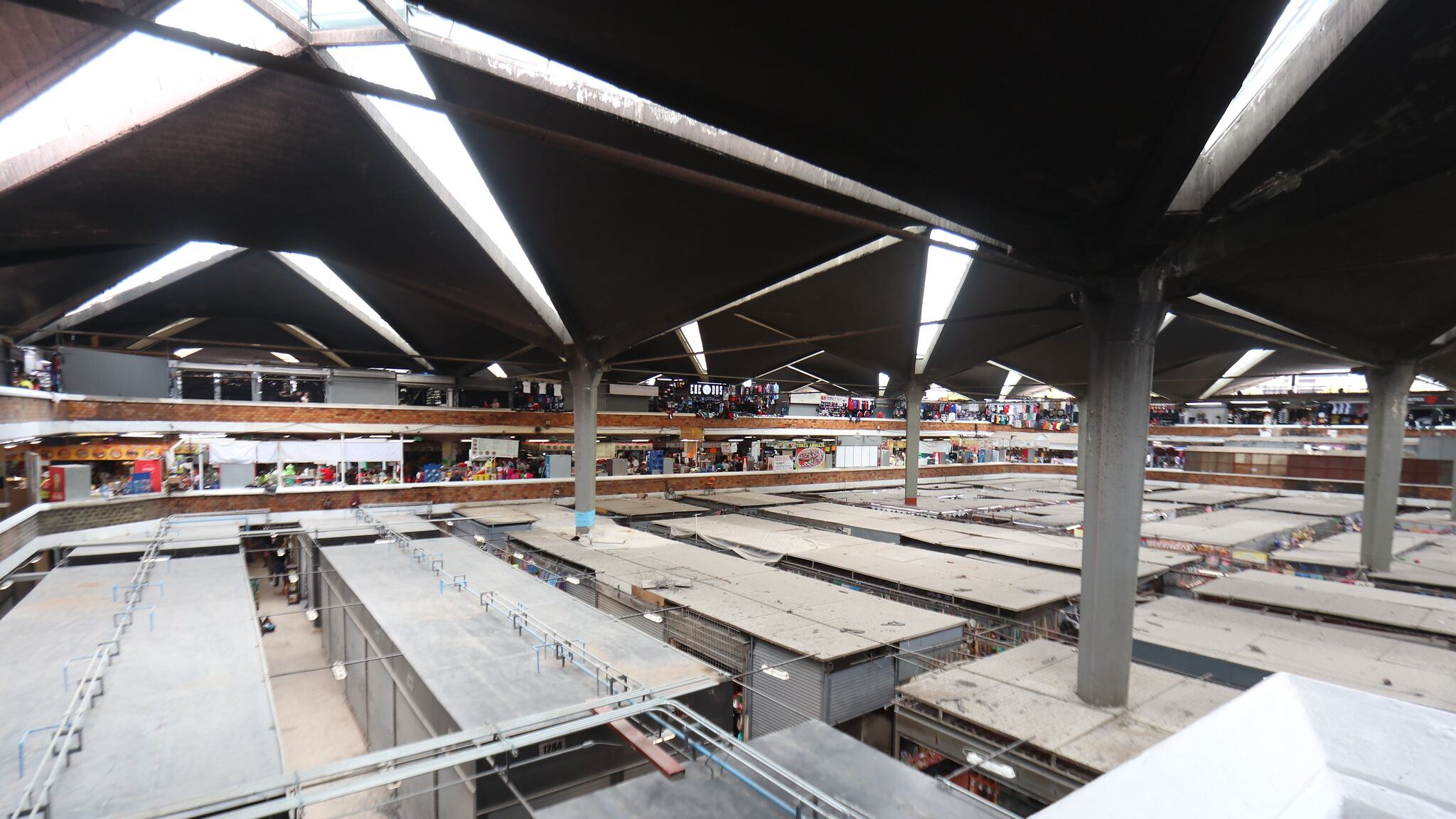 En el mercado San Juan de Dios hay cerca de tres mil locales comerciales, de los cuales 426 resultaron dañados a causa del incendio del 31 de marzo en la madrugada.