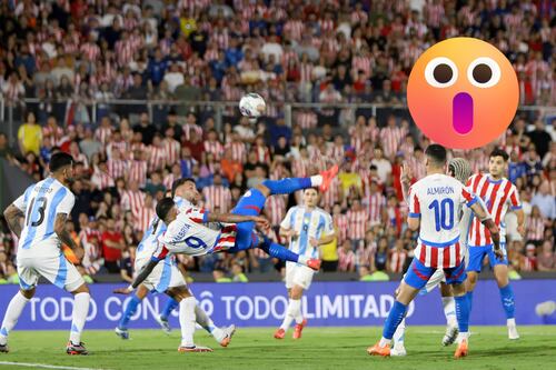 Sanabria marca golazo de chilena en triunfo de Paraguay sobre Argentina