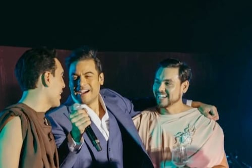 Boda de ‘Un tal Fredo’ en la que cantó Carlos Rivera, causa clausura de Cuatro Ciénegas