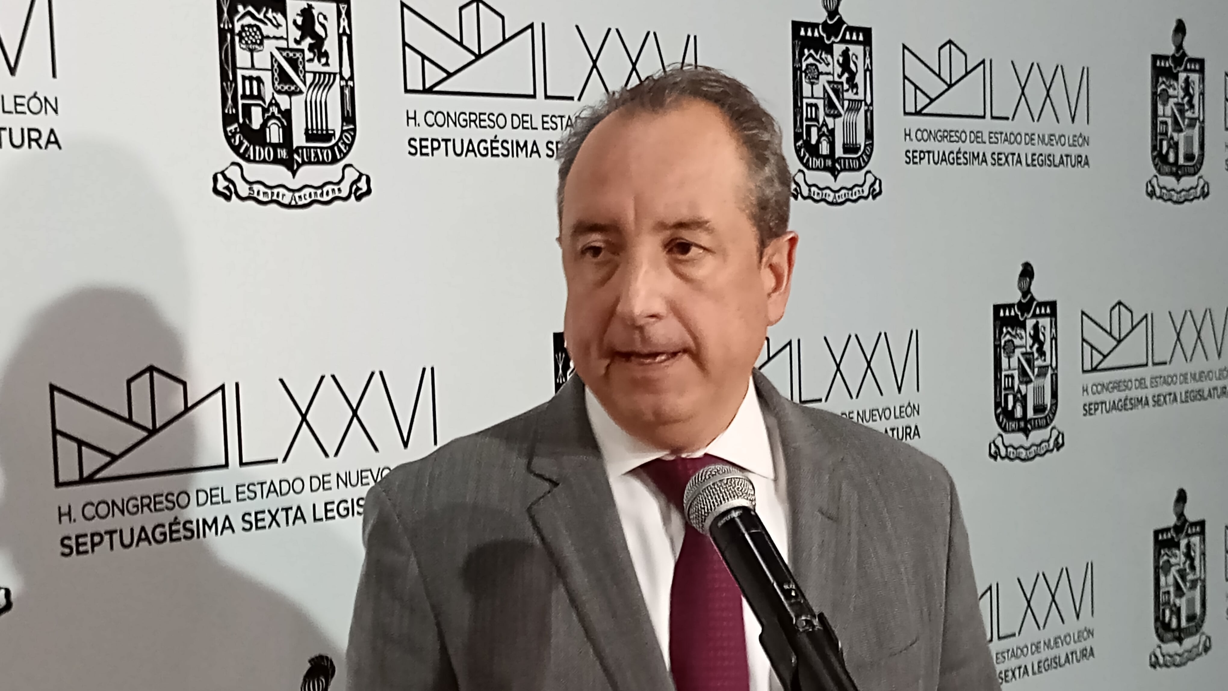 Carlos Garza Ibarra se presentó en la glosa del Segundo Informe de Gobierno.