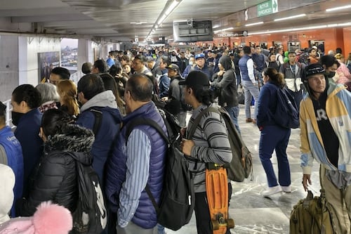 Caos en el Metro CDMX este miércoles: usuarios reportan trenes detenidos y esperas de hasta 10 minutos