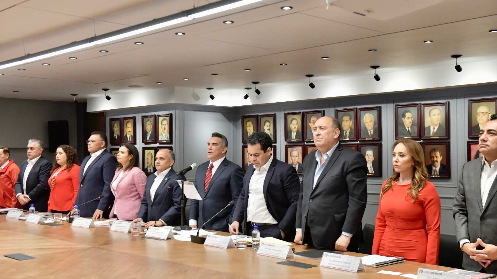 El Consejo Político Nacional del PRI tomó la decisión de la expulsión como parte de diversos acuerdos para llegar fortalecidos al 2024