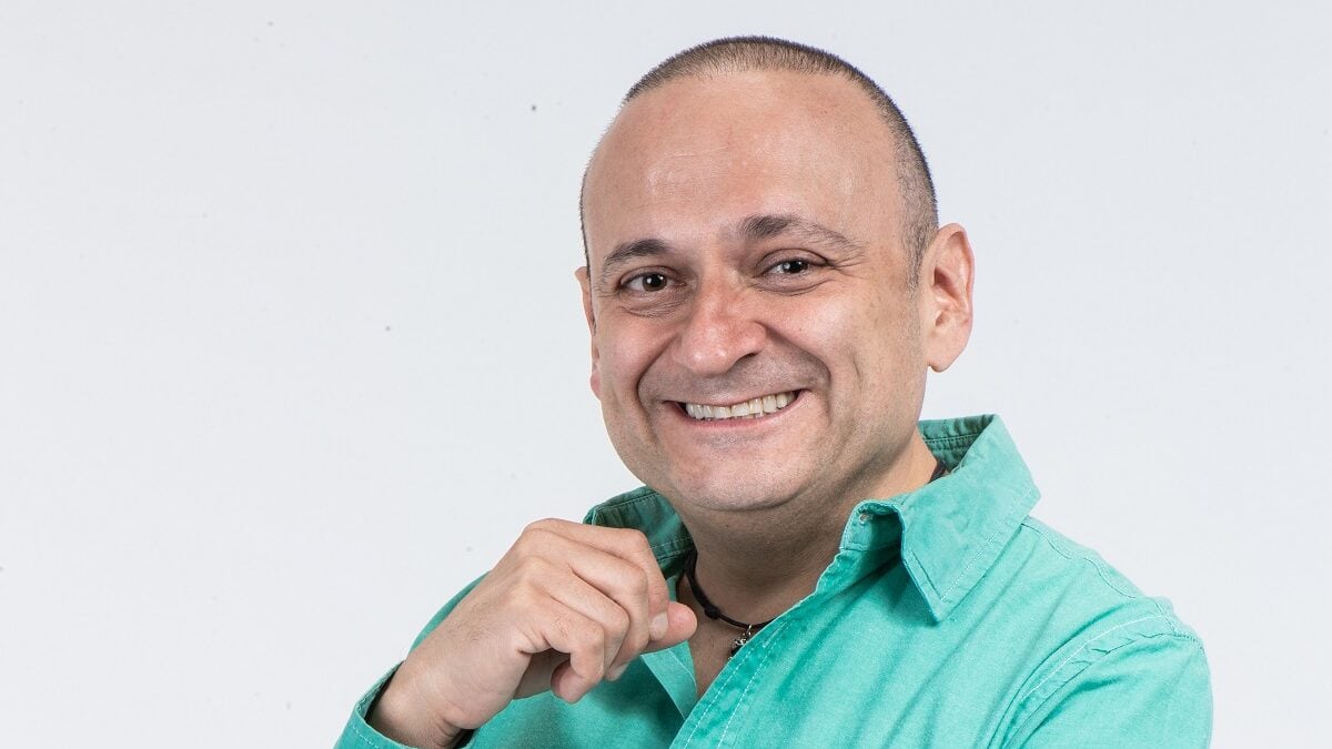 Lalo España como Germán en "Vecinos"