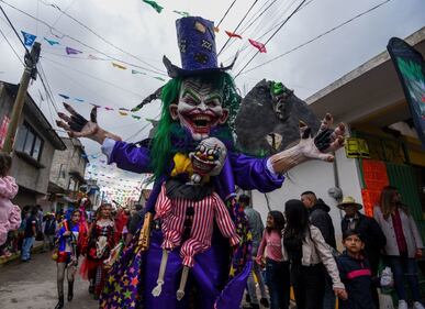 Arranca el desfile de las Momias en Almoloya de Juárez