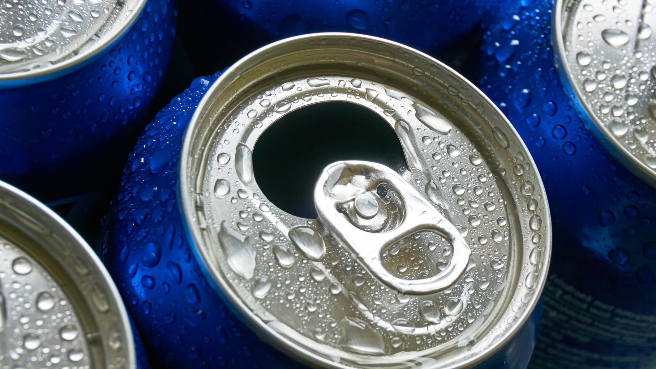 Con sus dos combinaciones de sabores conoce el cóctel Ready To Drink con 8% de alcohol, de la mano de uno de los productores más emblemáticos del EDC