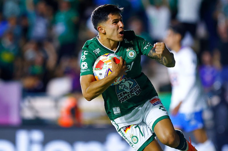 León