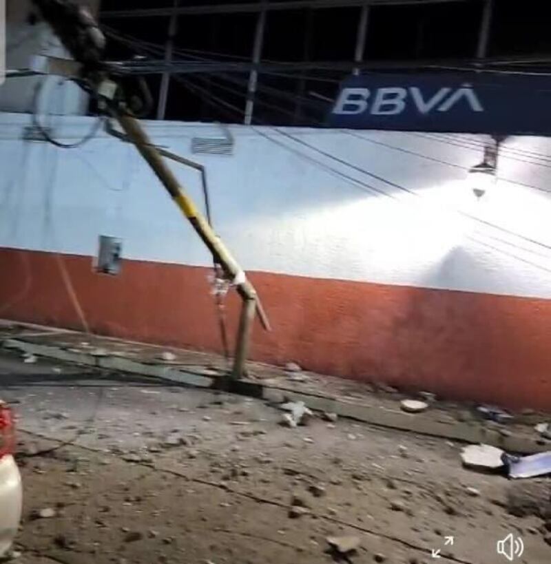 Daños tras sismo de 6.9 con epicentro en Coalcomán, Michoacán.