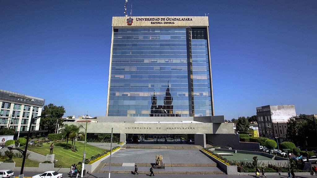 En los últimos años han arreciado las acusaciones a la Universidad de Guadalajara ante una laxa política para sancionar a docentes y académicos acusados de agresión sexual.