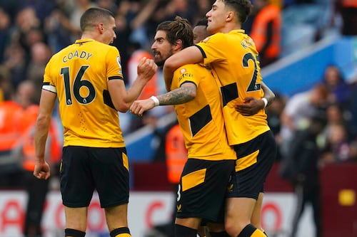 Wolverhampton firma una épica remontada ante el Aston Villa
