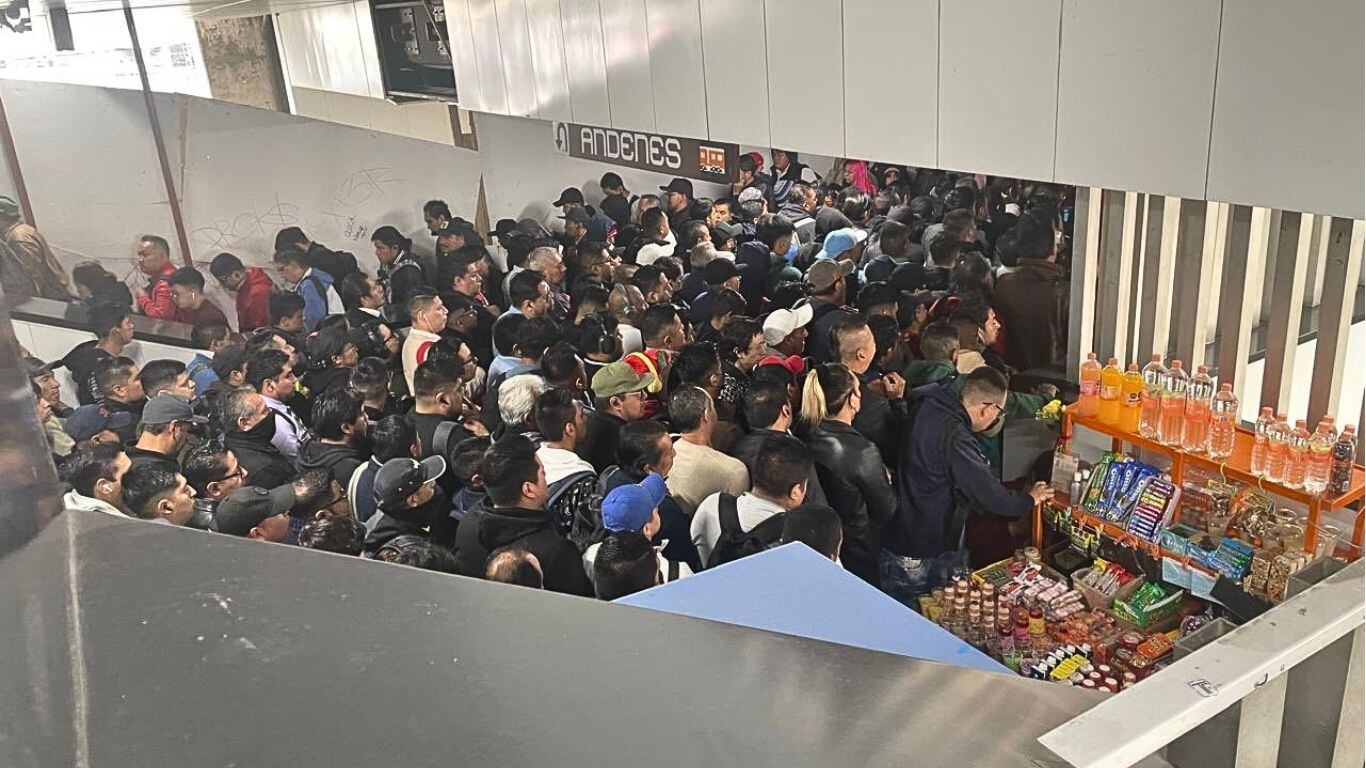 Metro con problemas de saturación de pasajeros