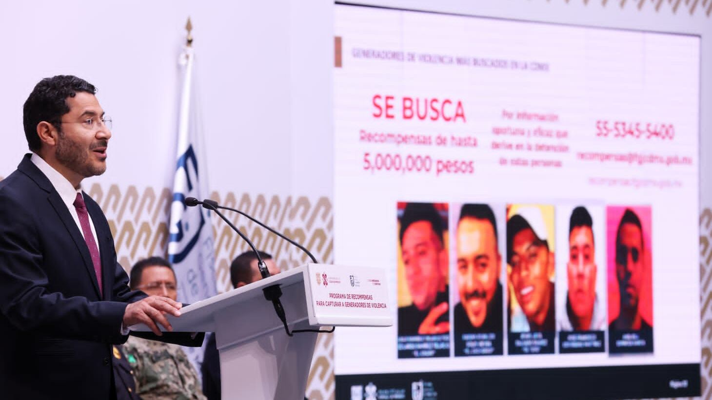 Martí Batres presenta programa de recompensas para capturar a generadores de violencia.