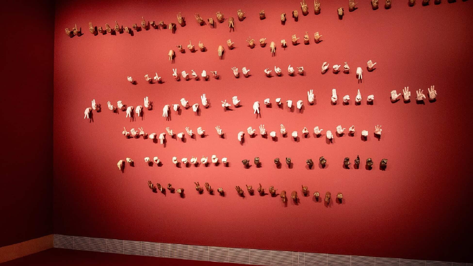 Exposición revelaciones de Marina Vargas