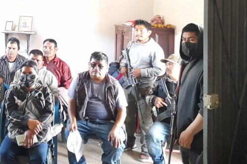 Acusan a presidente municipal de encabezar agresión armada contra policía