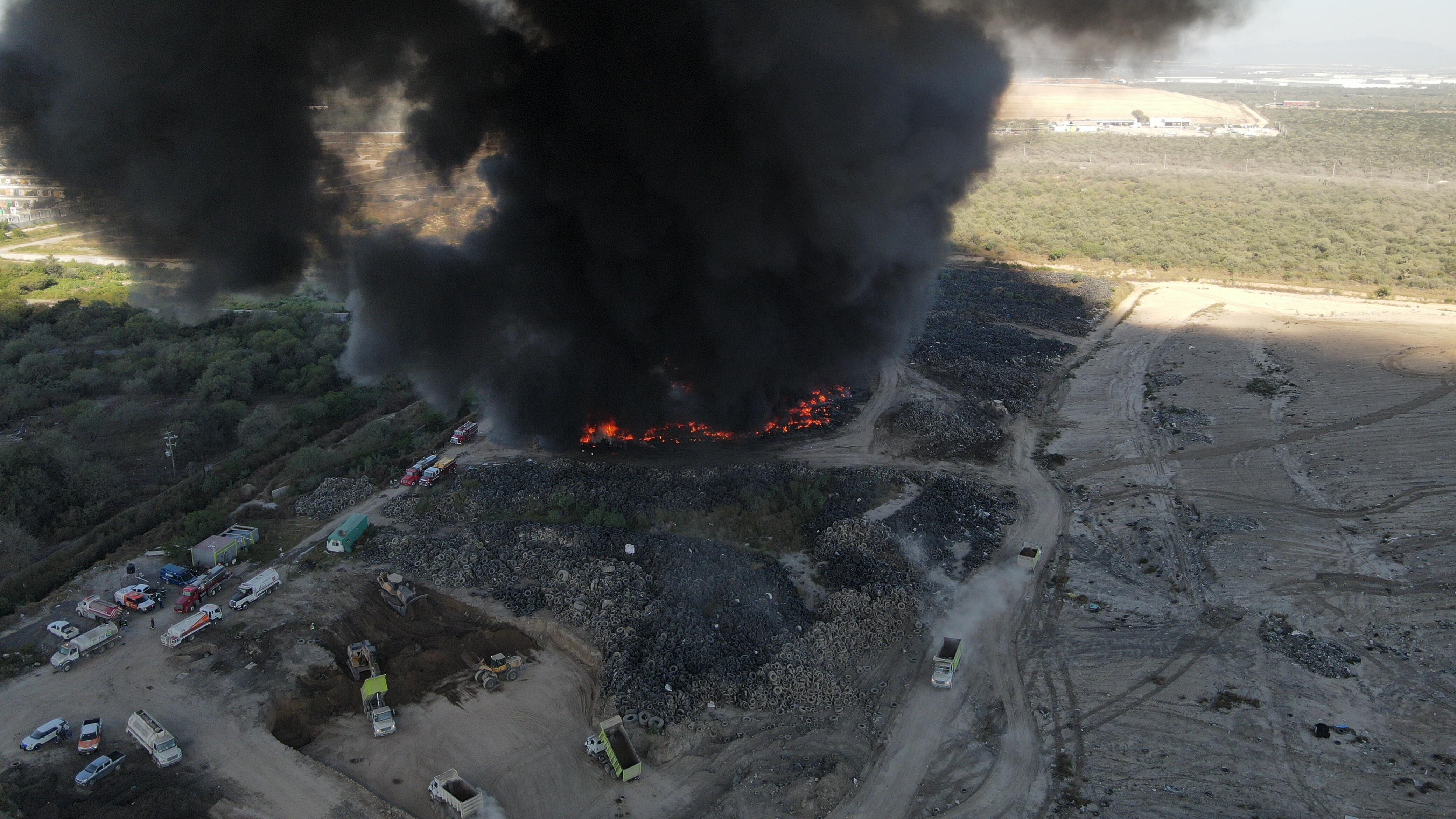 Existen condiciones de alerta en las inmediaciones del incendio, y riesgo de alcanzar nivel de alerta en otros municipios si éste se prolonga el incendio.