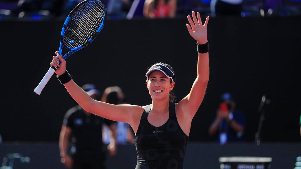 En la semifinal española de las Finales de la WTA, Garbiñe Muguruza salió triunfadora sobre Paula Badosa en dos sets