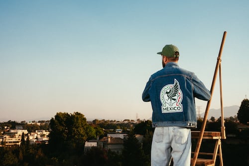 Lleva contigo la colección de ropa que redefine cómo vestir los colores de México