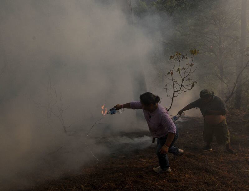 Continúan labores contra incendios forestales en Valle de Bravo