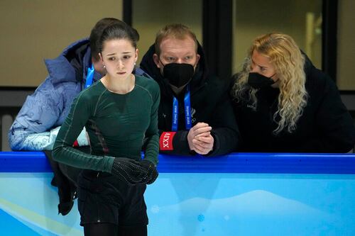 Kamila Valieva entrena pese a sospecha de dopaje