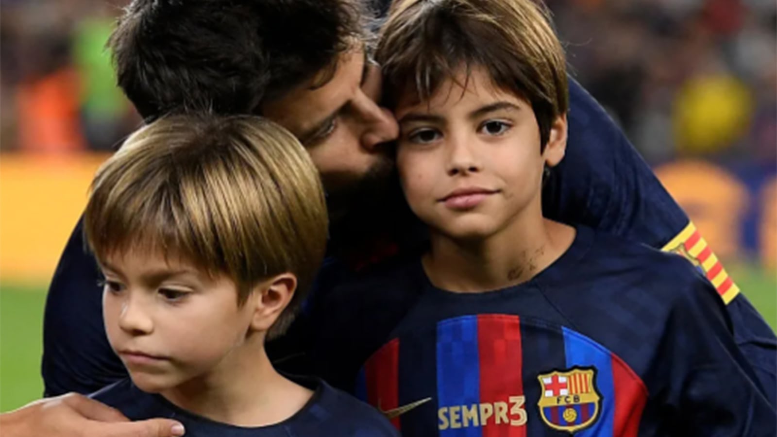 Piqué no trata con amor y dedicación a sus hijos.