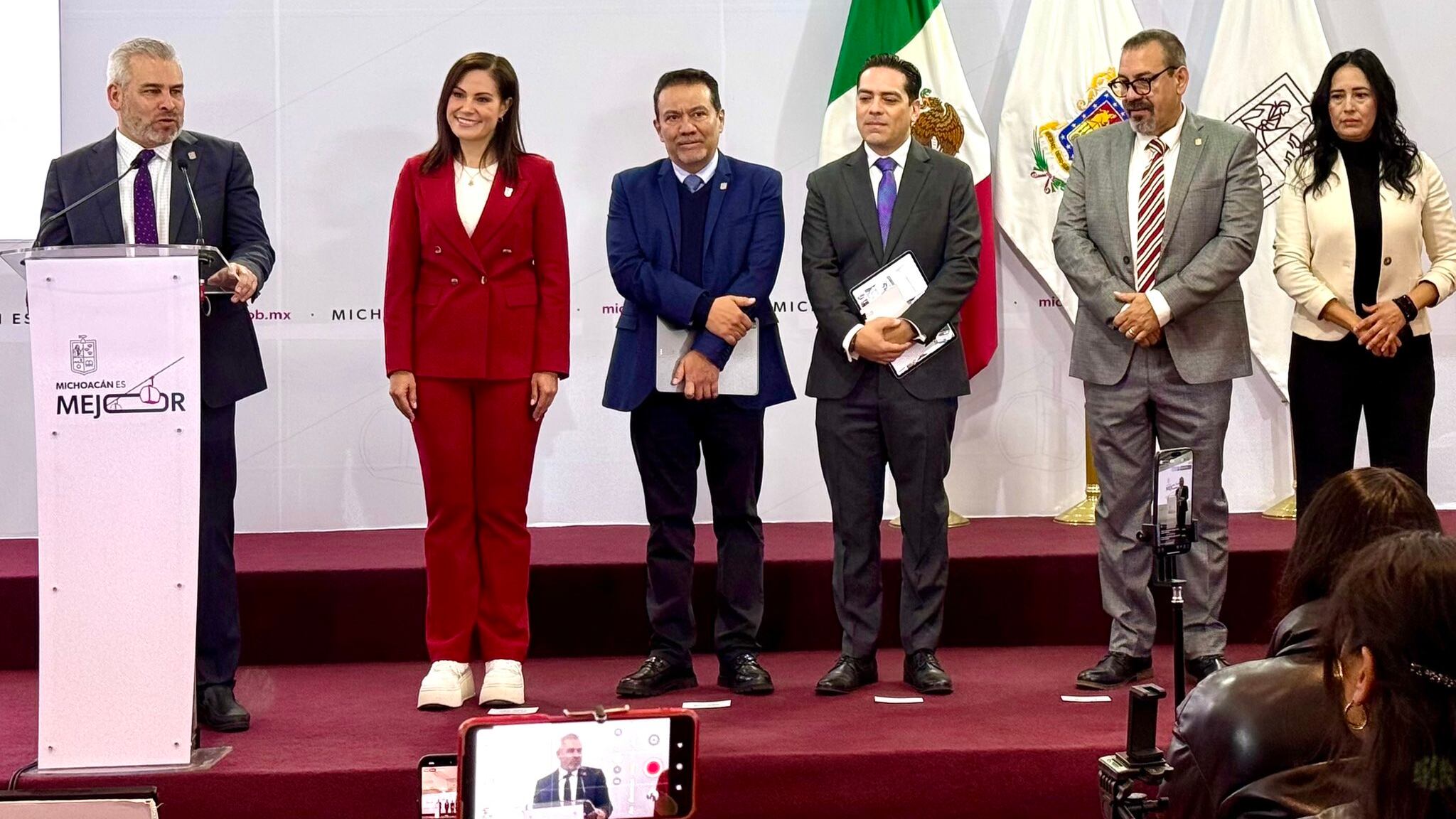 Promocionan a la Feria de León en Michoacán.