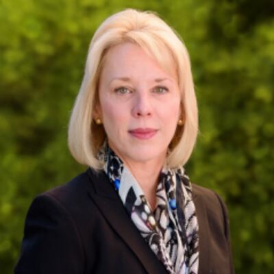 Stefanie Lindquist, profesora de Derecho y Ciencias Políticas en la Escuela de Política Global y en la Facultad de Derecho de la Arizona State University (ASU)