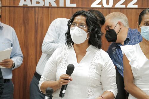 Gira de Abelina López a Orlando costará 139 mil pesos; “no voy de paseo”, asegura