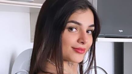 Karely Ruiz presume su ropa interior de firma con un valor de más de 13 mil pesos mexicanos