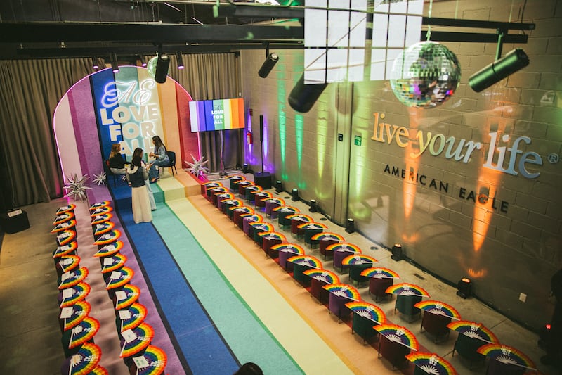 A través de un evento dedicado a la convivencia se dio la presentación de una colección genderless que apoya la diversidad LGBTQ+