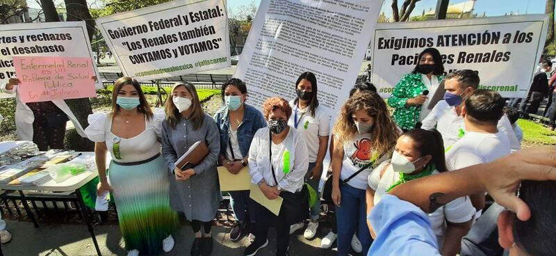 El contingente acusó que además de la falta de reformas legales, carecen de medicamentos, tratamientos y hemodiálisis para pacientes renales.