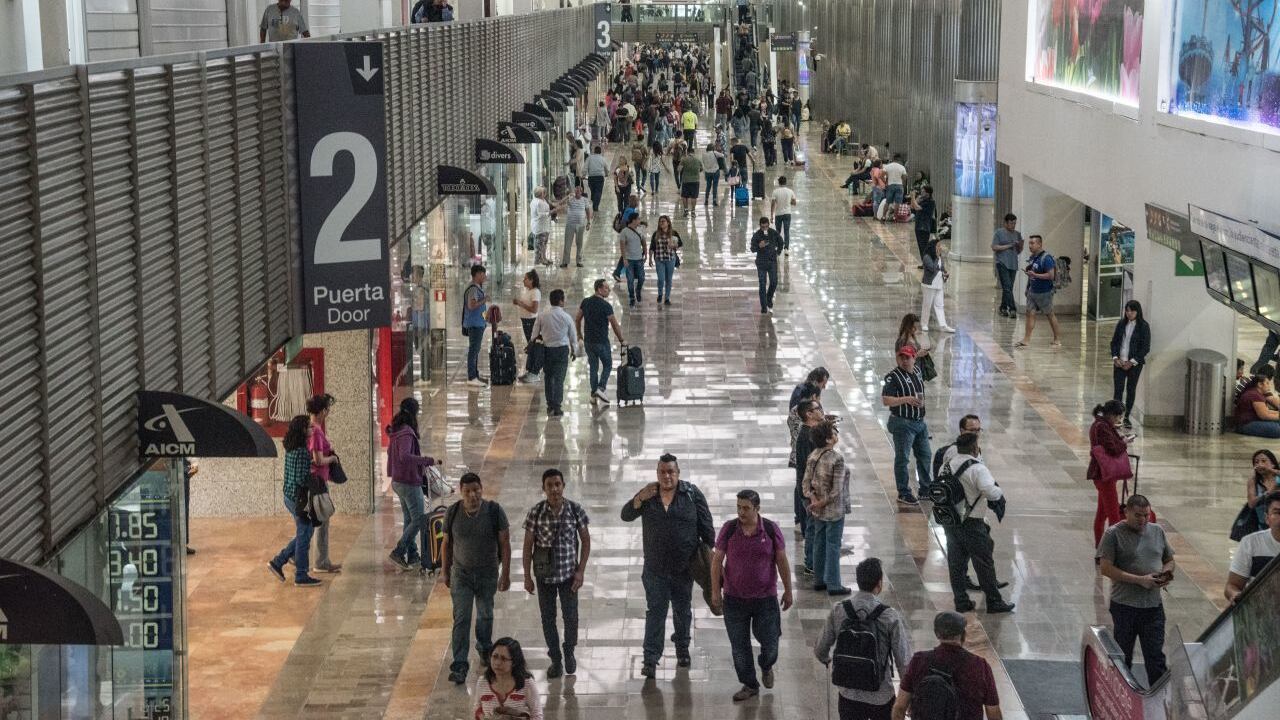 Aeropuertos mexicanos no destacan por ser mejores del mundo