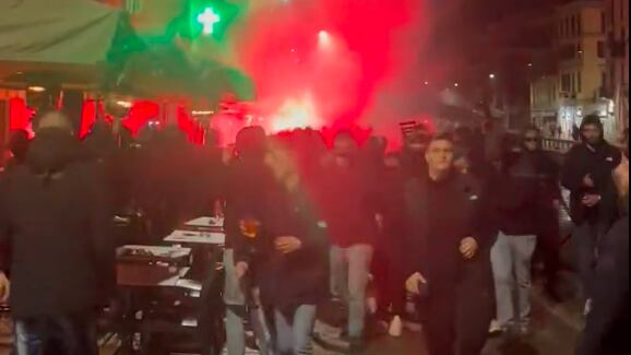 Aficionados del PSG y Milan se enfrentaron en la zona de Navigli.