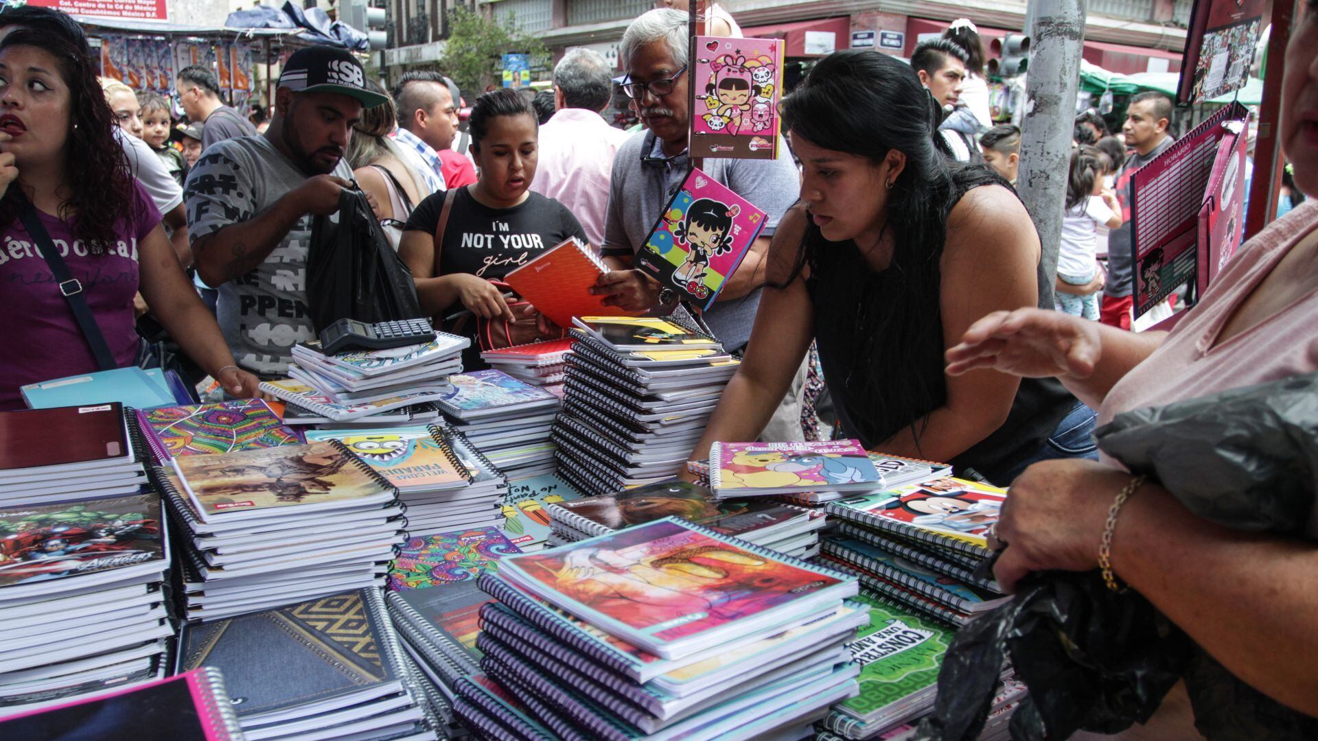 Para ahorrar, es necesario comparar precios, priorizar gastos y no llegar a las compras de último momento o de pánico.