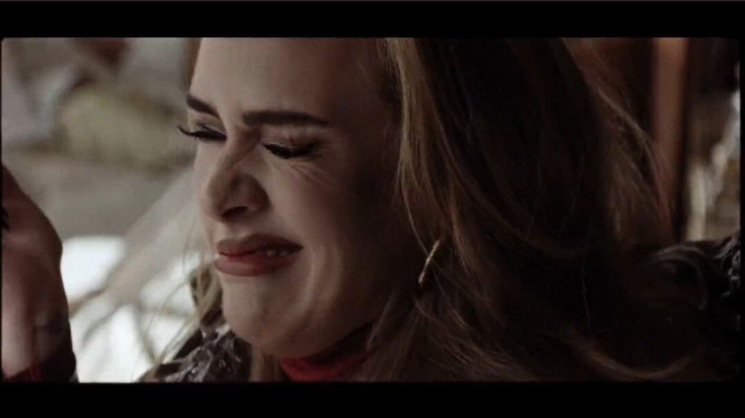 El video ‘Easy On Me’ de Adele marcó su gran regreso a los escenarios y la cantante ha decidido mostrar cómo fue su proceso de grabación.