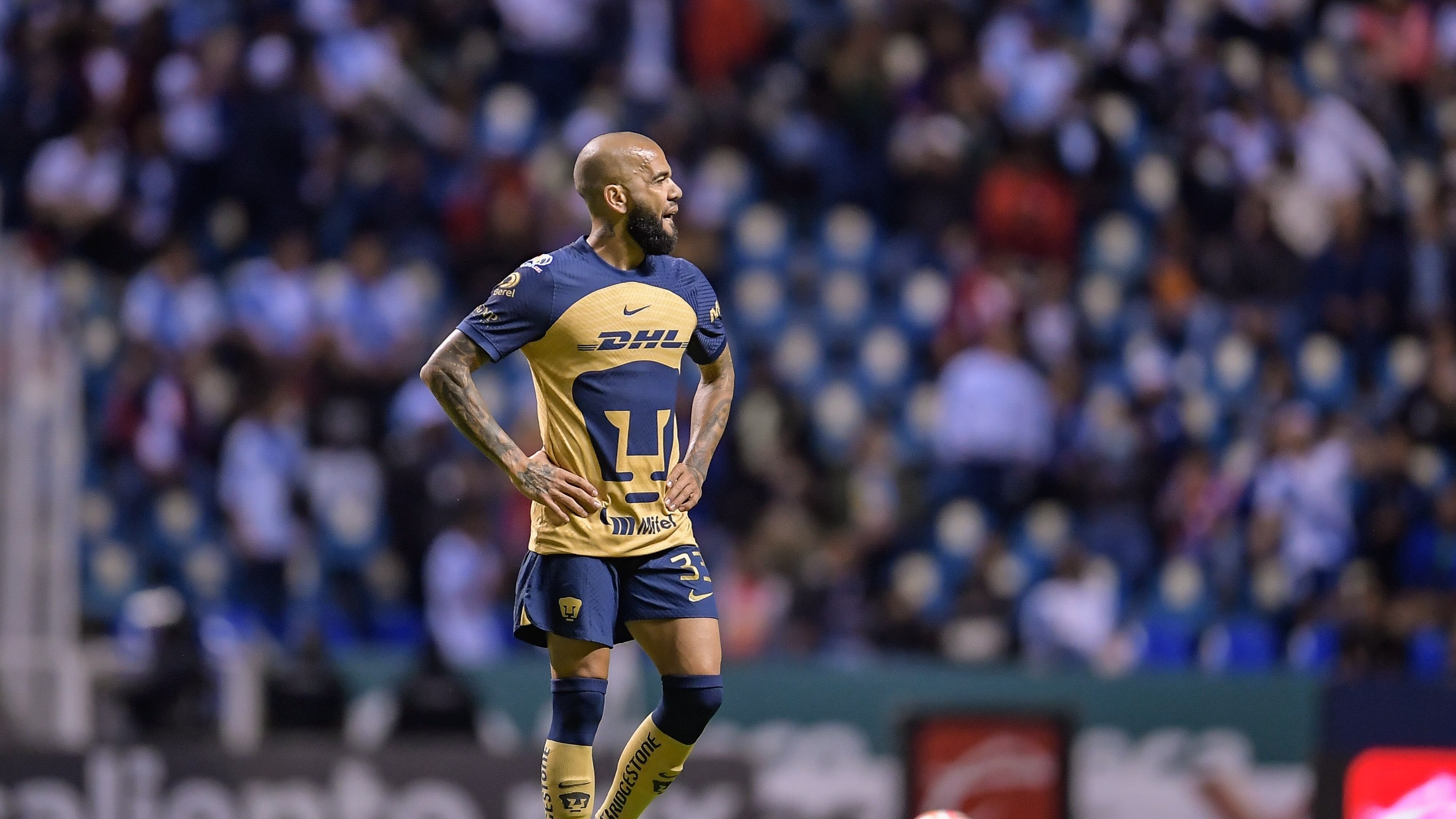 Pumas rescindió el contrato de Dani Alves.