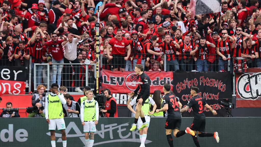 Bayer Leverkusen goleó al Werder Bremen.