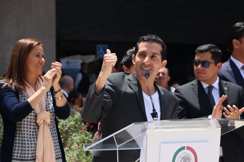 El diputado estuvo presente en la inauguración de la exposición de Futbol Americano en el patio de la Cámara de Diputados