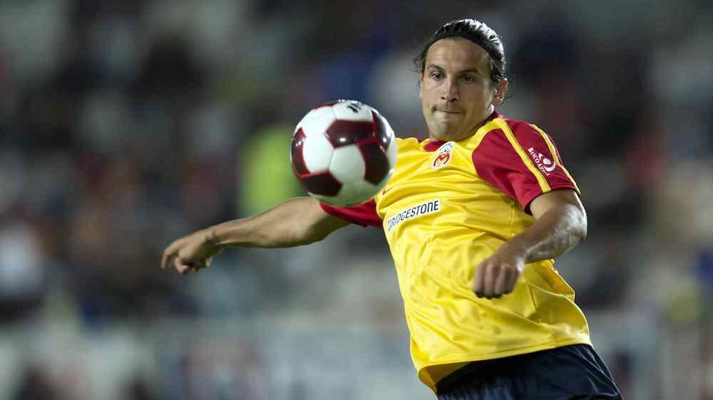 Mauricio Romero, ex jugador del Morelia y ahora entrenador del Ferro de General Pico, recibió un impacto de bala tras una gresca originada en una tribuna