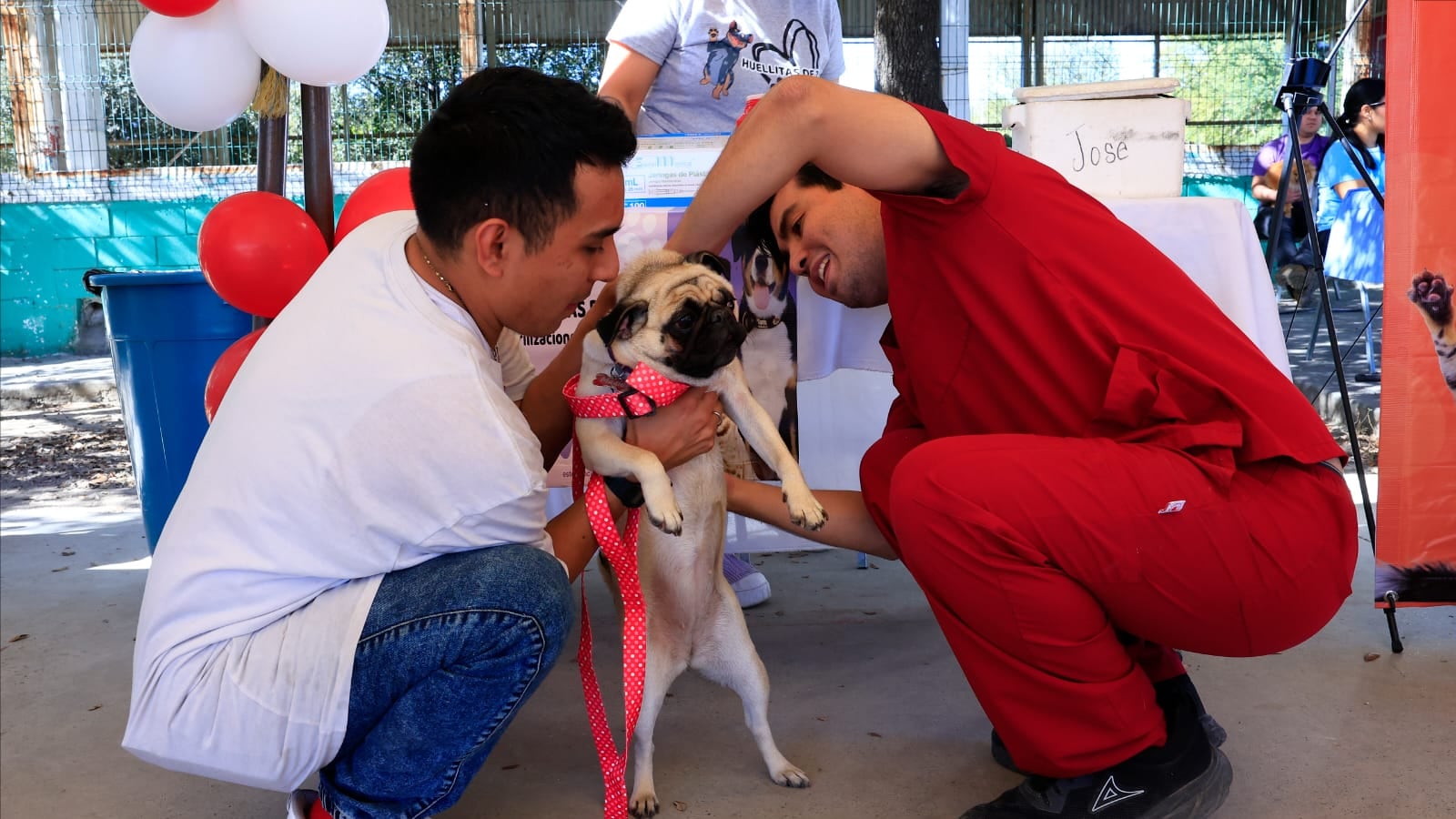 En la jornada hubo vacunación y se ofrecieron productos para mascotas a bajo precio.