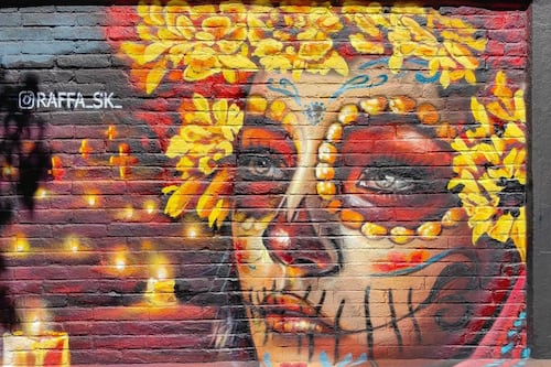 Alcalde Luis Mendoza impulsa arte urbano en el Panteón Xoco por Día de Muertos 2025