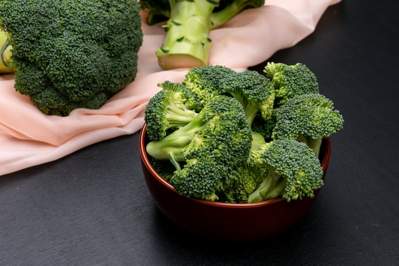 Popular en la vida cotidiana de muchas personas, el brócoli es una verdura más rica en nutrientes de lo que se piensa. Foto: Freepik.