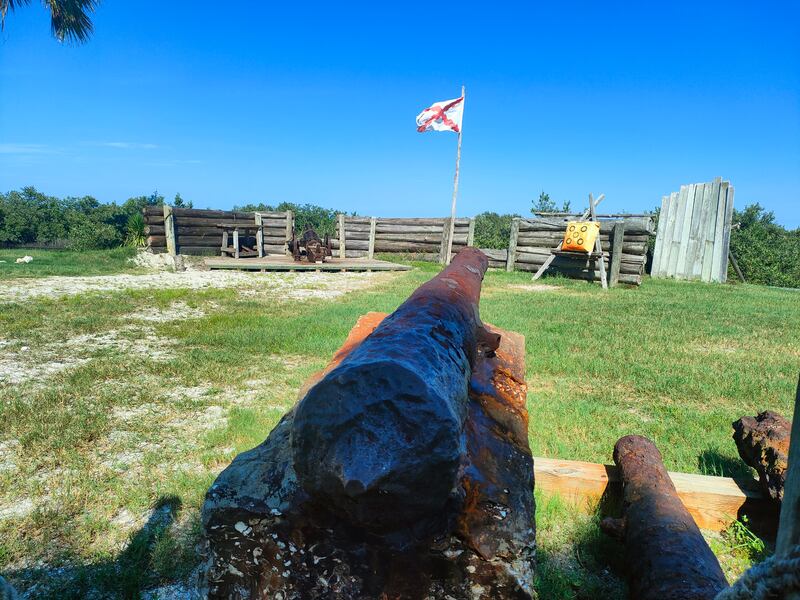 Explora la mágica St. Augustine. A solo dos horas de Orlando, esta histórica ciudad costera ofrece rica historia, calles adoquinadas, arquitectura colonial y deliciosa gastronomía