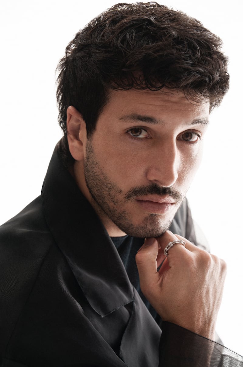 Sebastián Yatra apuesta por la autenticidad en su gira ‘Entre Tanta Gente Tour’